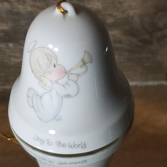 Enesco Precious Moments Bell Ornament Joy to the World - 1985 - Picture 5 of 7